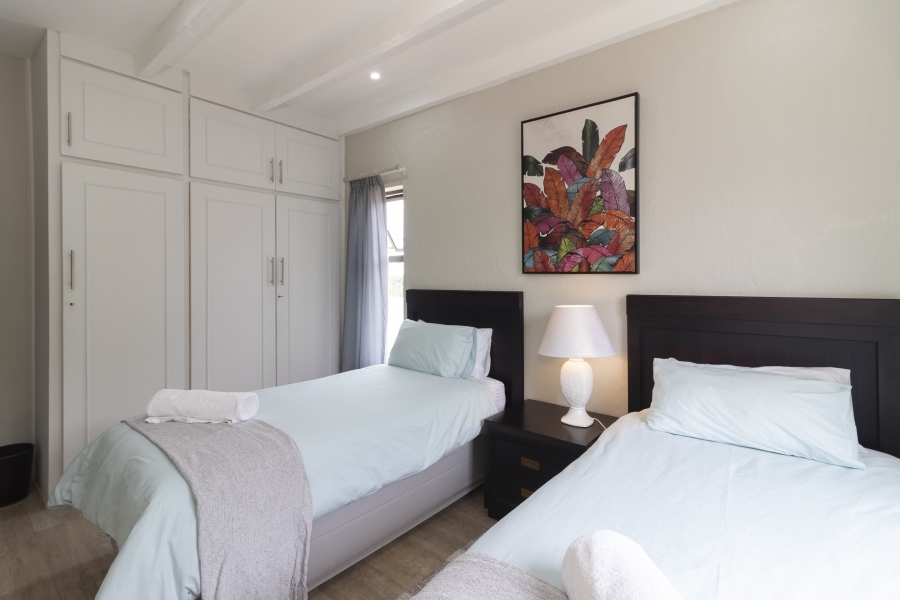 6 Bedroom Property for Sale in West Beach Eastern Cape